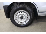 こちらのお車は現状での販売とさせて頂いております。タイヤの状態や残り溝など実際にご確認ください。