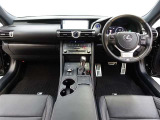 高級車レクサスのRC300h エモーショナルアッシュ!高級感のある黒革シート・内装も豪華で優越感に浸れます!!