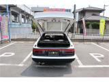 このお車は過去に修復歴が有ります。修復場所は( 前後 )です。しかし写真の通り、きちんと直しています♪ので走行には問題は有りません。修復は(小)ですので御安心下さい♪