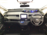 【前方視界】開放的な前方視界!運転がしやすく疲れにくいです♪窓が大きく、見通しがとっても良いおクルマですよ♪