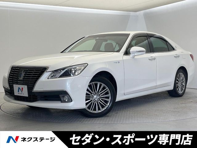 クラウン  ロイヤルサルーン Four