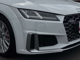 Audiは創業者であるホルヒの「いかなる時代においても第一級の素材を用い、操縦安定性に優れ、さらに進歩的なクルマの製造を目指す」という考え方に則り、こだわり抜かれたインテリアを目指しています。