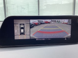 狭い場所での駐車やすれ違いなどでより的確な運転操作に役立つ360°ビューモニターが装備されています。