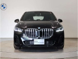 ☆BMWの代名詞とも言える【キドニーグリル】一目見ただけでBMW車であると認識できる確固たるアイコンとして存在感を放ちます☆
