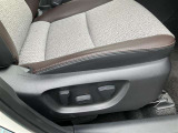 運転席パワーシートで細かい設定が可能です