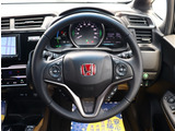 【車屋】として、長く車業界に従事した経験豊富なスタッフが多数在籍しております。