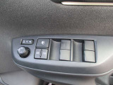 4WDを中心に大きな展示場に幅広い車種を展示しております。ゆっくりと色々な車種をご覧になりお客様の1台をお選びください。敷地内での試乗も出来ますのでお気軽にお声かけ下さい。