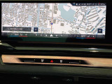 iDriveHDDナビゲーションになります。操作はコントローラーとタッチパネルにて操作いただけます。