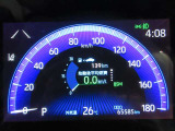 ディスプレイには運転に必要な様々な情報を表示します。