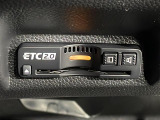【ETC2.0(DSRC)】ETCカードを挿入すれば料金所はノンストップで通過できます。ETC限定の割引や、高速道路の情報提供サービスを利用できます。