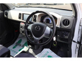 前席全体 目線も高く広い視界で安心して運転することができますね!