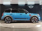 ☆MINIの車の始まりは大人四人がギリギリ乗れるコンパクトな車です!!今となっては3ナンバーですが、もともとは5ナンバーの車でした!!