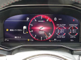 【メーターパネル】素早く車の情報が読み取れる、視認性に優れたシンプルなデザインのメーターパネルです。