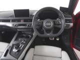 Audiのインテリアはエクステリア同様、優れたデザイン性とクオリティ、そして機能性を兼ね備えております。
