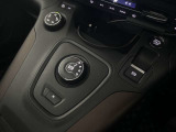 シフトレバーも操作性良く出来ています。運転縞柄ドライブモードを切り替え可能です。