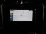 Aftermarket品のSDメモリーナビを装備しています。行き先を入力したら目的地まで音声案内してくれます。