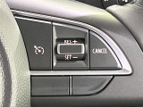 【クルーズコントロール】高速道路もラクラク走行。アクセルを離しても一定速度で走行ができ、長距離運転時の負担を軽減!加速・減速も簡単なスイッチ操作で調整できます。