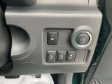 凍結する冬に便利なワイパーデアイサースイッチがスタートスイッチの近くに!
