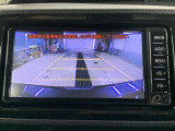 バックモニターで、後方確認しながら安心して駐車することができます。車庫入れが苦手な方にも安心です。※カメラが映し出す範囲は限られています。必ず車両周辺の安全を直接確認してください