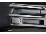 【アクセサリーソケット】12Vのカー用品等の電源供給が可能です。