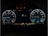 視認性に優れたメーターで、夜間走行も安心して運転できます!マルチインフォメ―ションディスプレイには車両情報を表示!メーター内の光度調整機能も付いております!