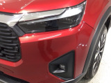 LEDヘッドライトは、点灯の瞬間から最大光量を発揮し、突然暗くなるトンネルなどでの安定感を高めます。