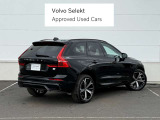 ◆バック/万が一を考え、安全性を重視する方に選ばれているVOLVO車。ドアを開閉するとその重み・厚みに驚くはず