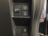 車がカーブの外側へ膨らんだり内側へ巻き込んだりする挙動を防止し安定した走行をサポートする横滑り防止装置、万が一の時にあると心強いホンダセンシング機能-路外逸脱抑制機能・衝突軽減ブレーキ付きです!