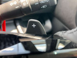 ★マニュアル車のような感覚で操れるパドルシフト★シフトレバーをMモードの位置にして『+』のレバーを引くとシフトアップ『-』のレバーを引くとシフトダウンします!