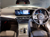 ☆センターパネルを運転席側に僅かに傾けたBMW独特のインパネ☆【駆け抜ける歓び】はここからもスタートしております☆