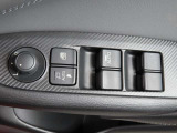運転席のパワーウインドースイッチ部です。よく触れる場所だからこそ、使用状態があらわれますよね。ぜひこうした所もチェックしてください。