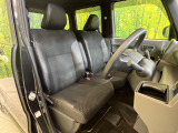 運転席シート廻りは使用感も少なく、良好な状態となっています。丁寧に使われていたことがよくわかりますね。