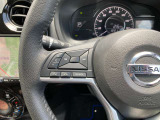 ハンドルには各種スイッチがありますが、運転中でも操作がしやすくなっております!