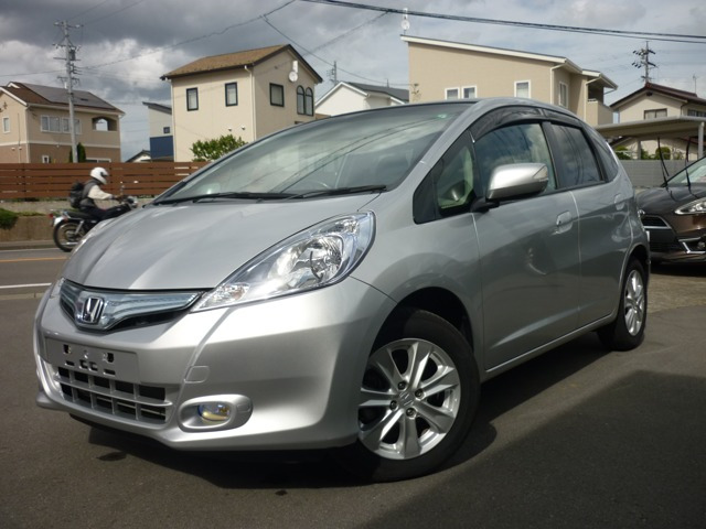 フィットハイブリッド 1.3 スマートセレクション 