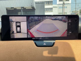 360度ビューモニター 4つのカメラで前後左右、俯瞰映像を表示、ドライバーからは見えない領域の危険認知をサポートするシステム搭載!