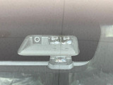 【三菱e-Assist】走行中に前方の車両等を認識し、衝突しそうな時は警報とブレーキで衝突回避と被害軽減をアシスト。より安全にドライブをお楽しみいただけます。