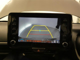 バックガイドモニターで、後方を確認しながら安心して駐車することができます。運転初心者も熟練者も必須の機能ですよ!