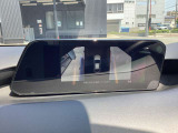 サイドカメラに切り替えると駐車時や狭い道路のすれ違いで、幅寄せ時のサイドの確認も安心です!