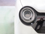 LEDヘッドライトで夜間や雨天時のドライブを明るくサポート!省電力、耐久性にも優れています。