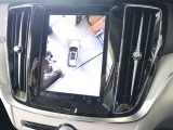 更に360°ビューの単独表示も可能です 車を上から見下ろしたように車外を確認できるため、一切の死角がない状態で駐車が可能です