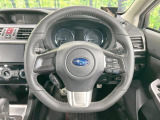 【純正革巻きステアリング】上質な革を使用することで、手にしっかり馴染みとても運転しやすいハンドルです♪