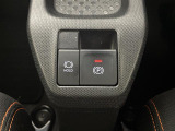 【電動パーキングブレーキ】パーキングブレーキを指先だけで操作可能です!力の弱い人にも安心してブレーキをかけていただけます!