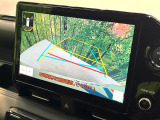 【バックカメラ】駐車時に後方がリアルタイム映像で確認できます。大型商業施設や立体駐車場での駐車時や、夜間のバック時に大活躍!運転スキルに関わらず、今や必須となった装備のひとつです!