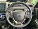 【純正革巻きステアリング】上質な革を使用することで、手にしっかり馴染みとても運転しやすいハンドルです♪