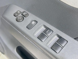 【電動格納ミラー】サイドミラーは電動格納式となっており、狭い駐車場でもキズがつくリスクを抑えられます。