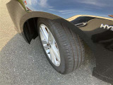 販売するすべての中古車に【ロングラン保証】が付帯します。走行距離無制限・期間は1年間です。保証修理は全国5000箇所のトヨタテクノショップにてお受けいただけます。