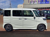 ご成約のおクルマ全て、エンジンオイルを交換してご納車させていただきます!また、点検時に消耗品の状態確認も行い必要に応じて新品交換させていただきます!
