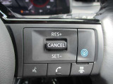 話題の運転支援装置プロパイロットが搭載されてます。アクセル、ブレーキ、ハンドルの操作をクルマがアシストしてくれます。