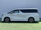 気になる車はすぐにお問い合わせください!画面右側の0066から始まる無料ダイヤルからお問い合わせ下さい!専門スタッフがお車のご質問にお答えいたします!