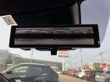 インテリジェントルームミラー☆カメラの映像を映すことで荷物や人が乗っていても後方視界を確保できます☆